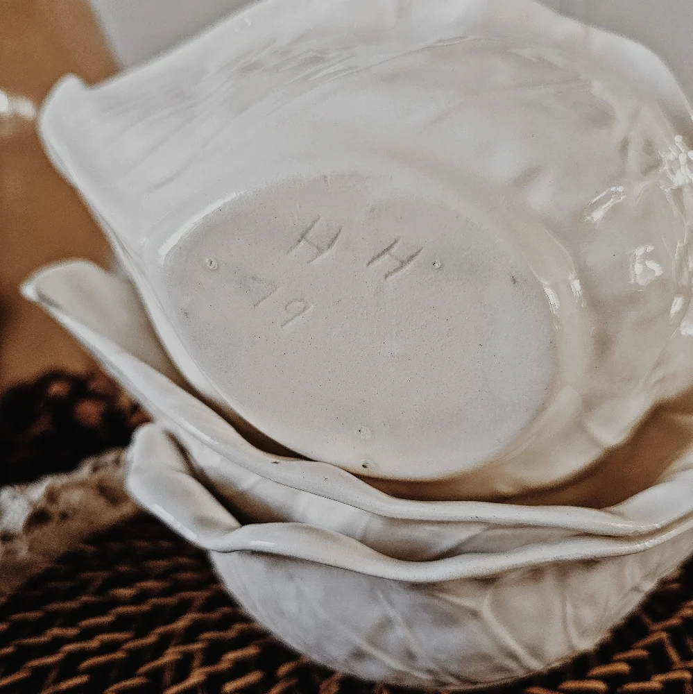 Vintage Handmade Set Of White Cabbage Ceramic Bowls - Picture 4 of 6